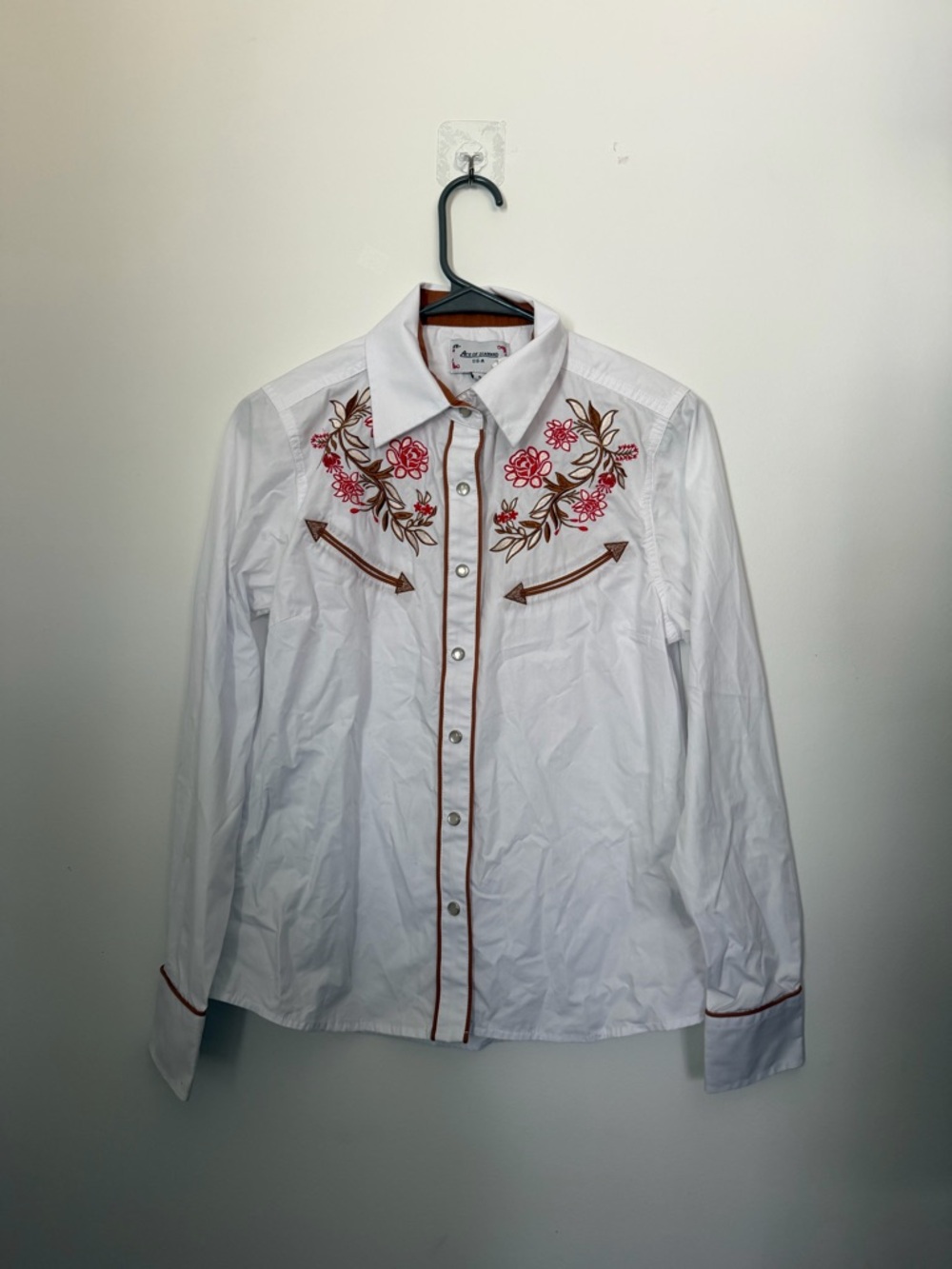 Ace of Diamonds USA Cowgirl Long Sleeve White Button Down Collared Shirt - Picture 2 of 8